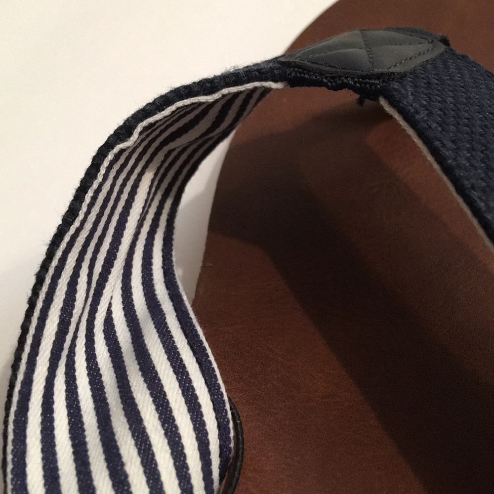 NEW GAP Men’s Thong Sandals Flip Flop Shoe - Picture 4 of 6
